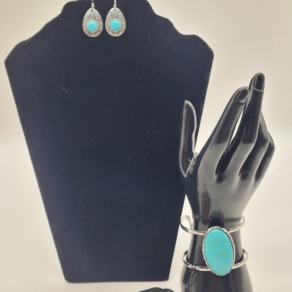 Paparazzi Jewelry Collection (Turquoise) Bracelet and Earrings​​​